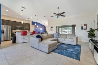 Centrally Located Cape Coral Oasis on Fresh Water - Cape Coral - 0