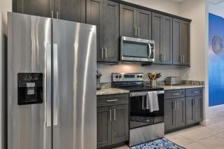Centrally Located Cape Coral Oasis on Fresh Water - Cape Coral - 7