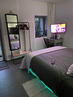 Suite privée avec accès jardin en coeur de village - - 8