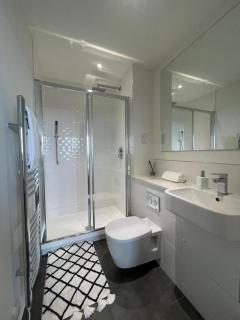 Premier Suite- Bedford city centre with free gym & parking - Bedford - 4