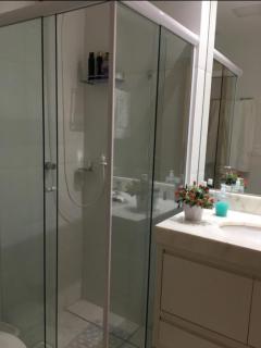 Guarajuba apartamento máximo 4 pessoas- 2 suítes- 170m praia - 1