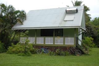 Ginas Garden Lodges, Aitutaki - 4 self contained lodges in a beautiful garden - Arutanga - 0