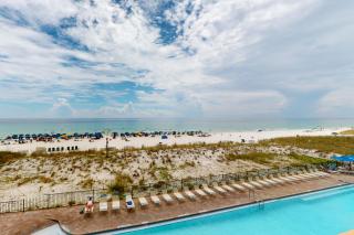 Pelican Beach Resort 305 - 8