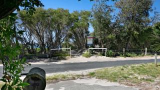 The Blue Beach House - 3