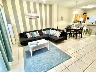 Amazing 32 Townhome With Lake View At Terra Verde!! - 7