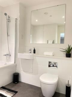 Premier Suite- Bedford city centre with free gym & parking - Bedford - 3