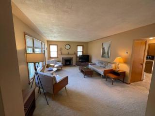 Hidden Gem - Modern Cozy home - Grand Rapids - 8
