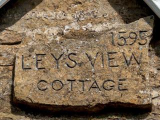 Delightful 4 bedroom Cotswold character cottage - Pass the Keys - 4