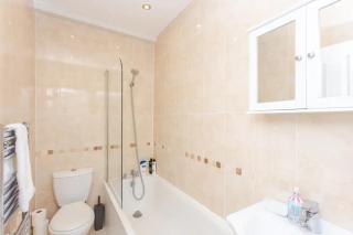 Stylish 3 Bedroom Home With Garden Near Kings Cross - 4