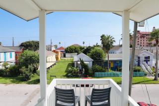 Soleil House - Unit D - 4