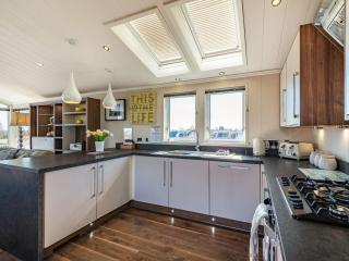 Buff Lake - Uk37725 - Ingoldmells - 7