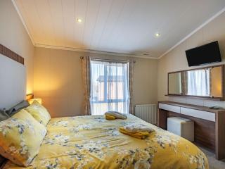 Buff Lake - Uk37725 - Ingoldmells - 6
