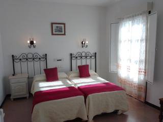 Hostal 2 estrellas -Restaurante Las Tres Encinas EN EL CENTRO DEL PUEBLO - Cabeza la Vaca - 3