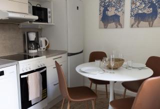 2ndhomes Cozy, Modern Courtyard Home with Great Location - Helsínquia - 3