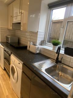 Lovely and Modern Studio Apartment. - 7