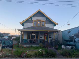 Starry Night Inn - Seaside - 6
