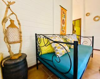 Magnifique Lodge en bois avec piscine et jardin de 800 m2 - Le Lamentin - 2