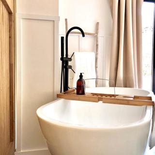 Luxury Barn with Hot Tub, Spa Treatments, Private Dining - Little Budworth - 4