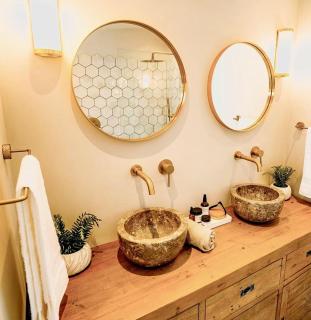Luxury Barn with Hot Tub, Spa Treatments, Private Dining - Little Budworth - 2