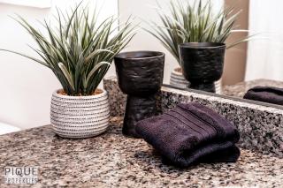 Stunning Modern Suite - King Bed - Free Parking & Netflix - Fast Wi-Fi - Long Stays Welcome - Edmonton - 4