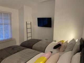 Hill Garth Cottage - Luxury 2 Bed with Wood Burning Hot Tub - Wooler - 1