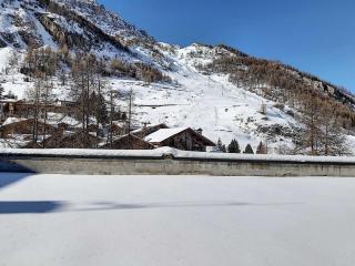 Appartement familial 75m² - 8 pers, skis aux pieds, proche Rond Point des Pistes, parking inclus - FR-1-518-104 - 1