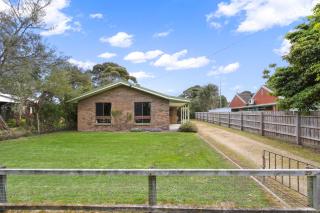 Deppelers - Lakes Entrance - 0
