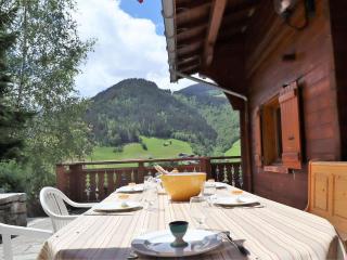 Chalet Familial pour 10 Pers. à Proximité des Pistes et Commerces avec Cheminée et Wifi - FR-1-342-232 - 9