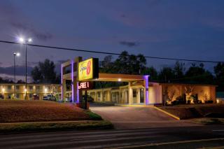 Super 8 by Wyndham Palestine TX - Palestine - 0
