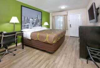 Super 8 by Wyndham Palestine TX - 3