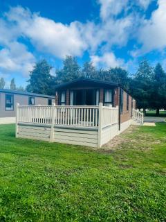 Fairview Lodge with Hot Tub - 7