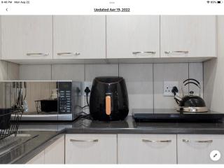 Rueby’s Apartment 101 - 1