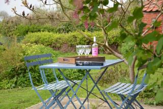 1 Tunns Cottages, Rushmere, nr Beccles - 2