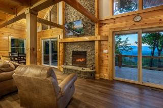 Stunning 2BR Cabin with Mountain Views - Waynesville - 9