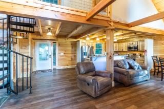 Stunning 2BR Cabin with Mountain Views - Waynesville - 3