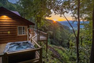 Stunning 2BR Cabin with Mountain Views - Waynesville - 6