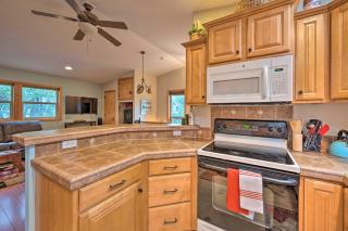 Rustic McCall Cabin with Private Hot Tub and Deck! - 2