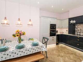 Eller Close House - 1