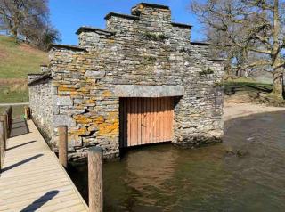 Bank Chambers in Bowness with Hot Tub and Lake Access - 4