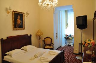Queen Valery Hotel - Odessa - 3