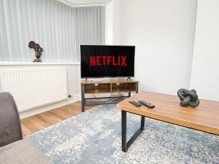 Cosy 3 bed with Parking- Family and Contractors - Birmingham - 5