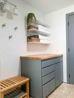 Riverwalk Retreat: Spacious, Hot tub, near Autzen - Springfield - 2
