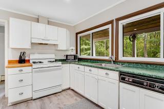 Rocky Red - Bromley Village - 3