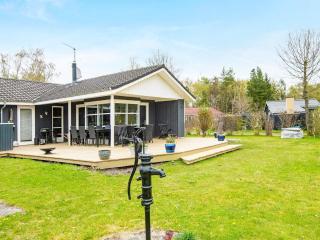 8 person holiday home in Glesborg - Glesborg - 0