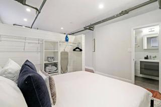 Chic & Fully Furnished Urban Studio Apartment - Oakdale G - Chicago - 2