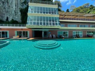 Phi Phi Cliff Beach Resort - 9