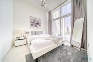 Flawless 3BR Townhouse with Assistant's Room at DAMAC Hills 2 by Deluxe Holiday Homes - Dubai - 5