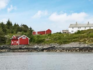 Six-Bedroom Holiday home in Bud - Bud - 0