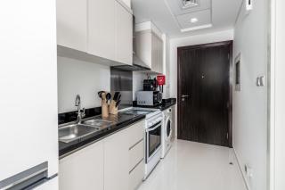 Welcoming Studio in Damac Hills Carson B - Dubai - 7
