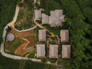 Baan Phuvara Retreat - Romantic Jacuzzi Mountain View Villas - 9